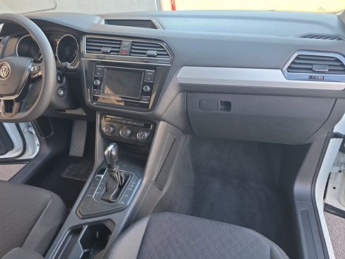 Used 2018 Volkswagen Tiguan S image 20