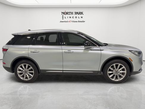 Used 2022 Lincoln Corsair FWD w/ Premium Package image 25