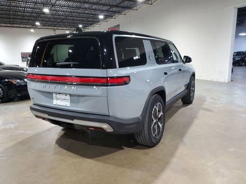 Used 2024 Rivian R1S Adventure AWD/4WD image 25