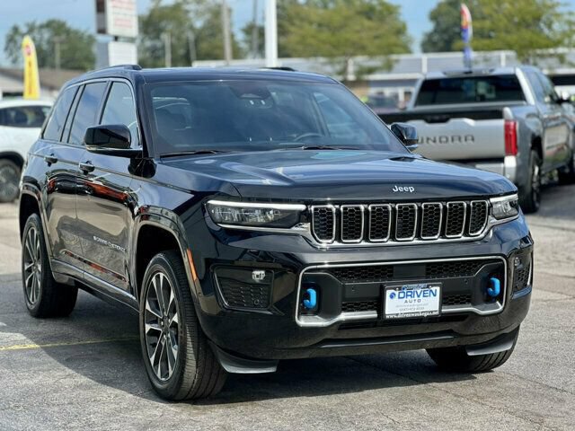 Used 2023 Jeep Grand Cherokee Overland AWD/4WD image 6