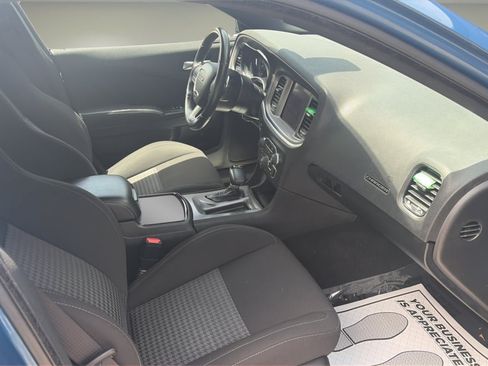 Used 2022 Dodge Charger R/T w/ Blacktop Package RWD image 9
