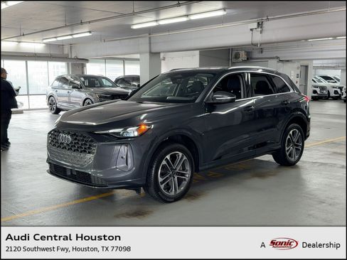 Used 2025 Audi Q5 Premium w/ Convenience Package image 1