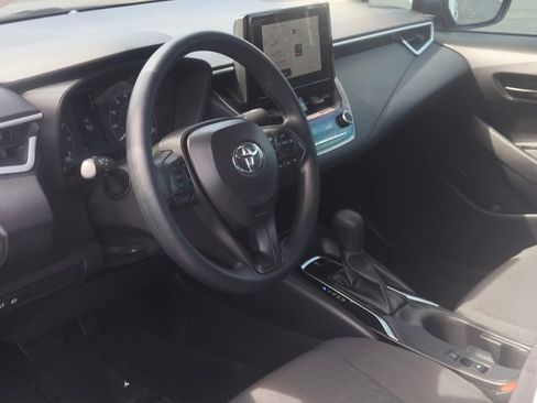 Used 2025 Toyota Corolla LE FWD image 12