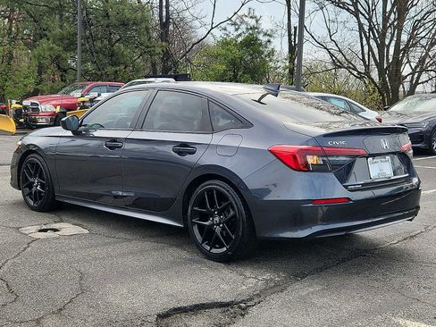 Used 2023 Honda Civic Sport image 4