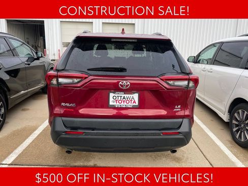 Used 2019 Toyota RAV4 LE AWD/4WD image 3