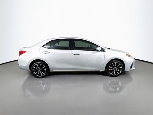 Used 2017 Toyota Corolla SE w/ SE Premium Package FWD image 6