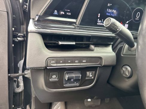 Used 2024 Cadillac Escalade Sport AWD/4WD image 34