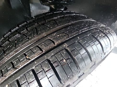 New 2025 Volkswagen Tiguan SE image 23