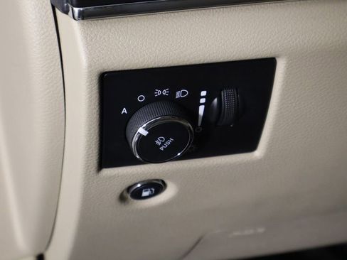 Used 2019 Jeep Grand Cherokee Limited w/ Trailer Tow Group IV image 23