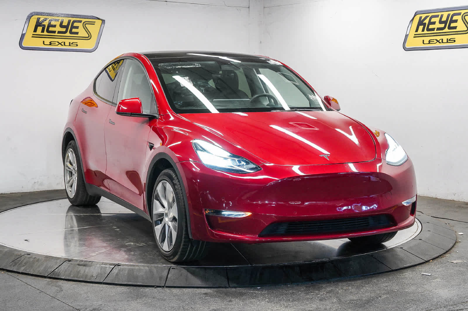 Used 2022 Tesla Model Y Long Range AWD/4WD image 5