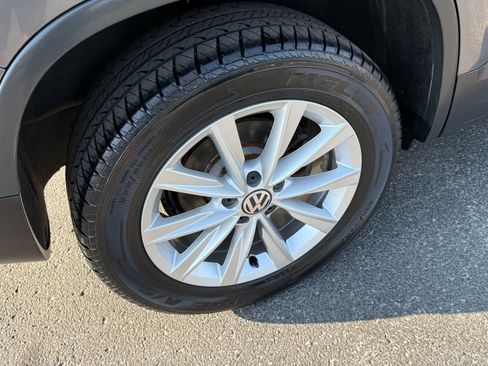 Used 2017 Volkswagen Tiguan Limited w/ Alloy Wheels Package AWD/4WD image 14