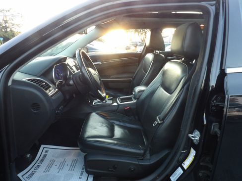 Used 2016 Chrysler 300 C image 12