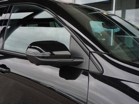 Used 2024 Chevrolet Traverse RS FWD image 13