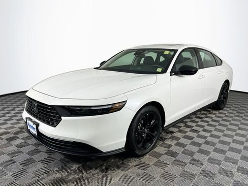 Certified 2025 Honda Accord SE image 2