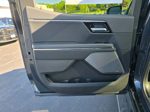 New 2025 GMC Sierra EV Denali image 24