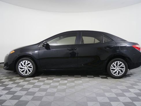 Used 2018 Toyota Corolla LE image 6