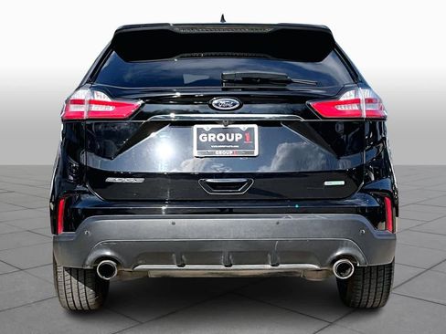 Used 2020 Ford Edge SE image 5