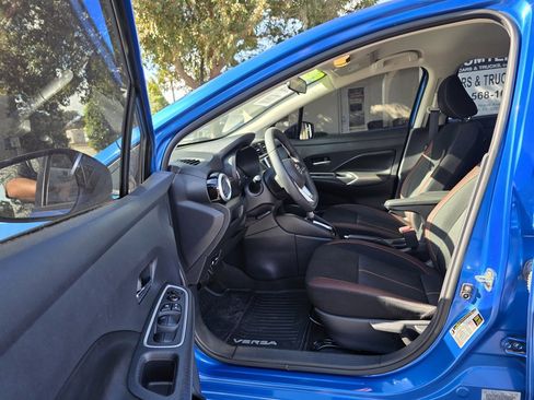 Used 2021 Nissan Versa SR image 12