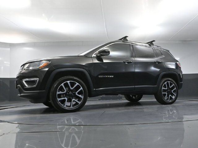 Used 2017 Jeep Compass Limited w/ Navigation Group AWD/4WD image 44
