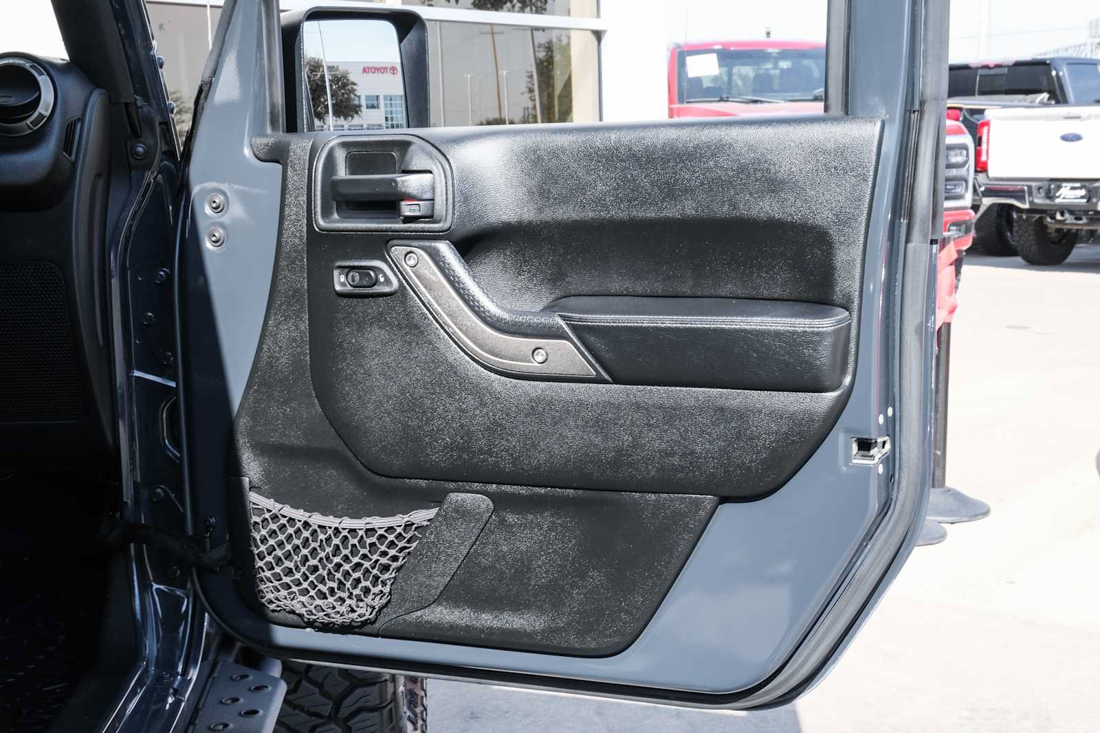 Used 2018 Jeep Wrangler Unlimited Sport AWD/4WD image 27