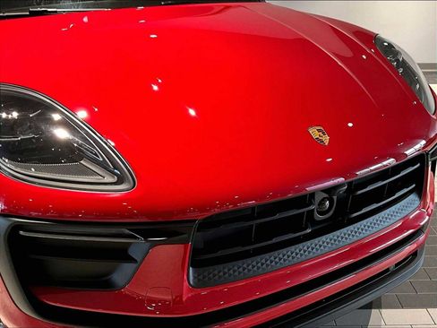 New 2026 Porsche Macan image 30