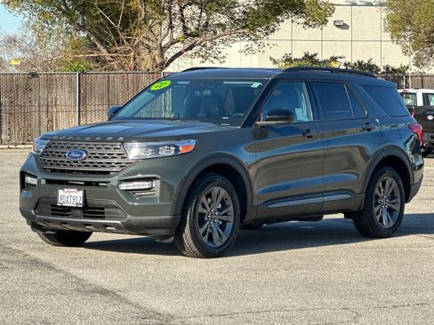 Certified 2022 Ford Explorer XLT w/ Equipment Group 202A image 9