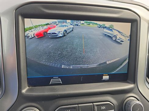 Used 2022 Chevrolet Silverado 3500 LT w/ Convenience Package image 17