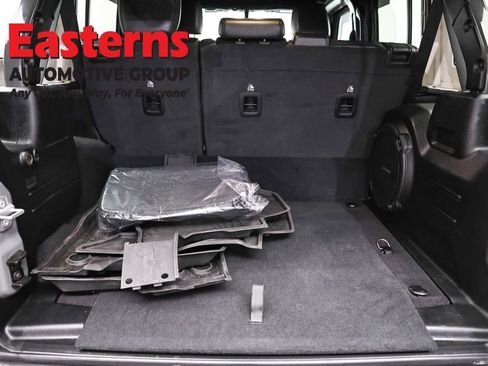 Used 2022 Jeep Wrangler Unlimited Rubicon 4xe w/ Cold Weather Group AWD/4WD image 9