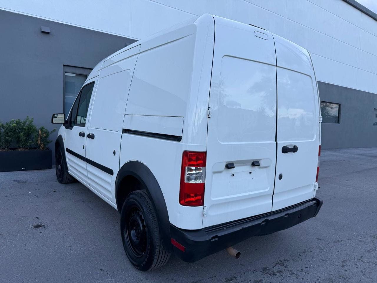Used 2013 Ford Transit Connect XL FWD image 2