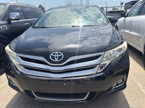 Used 2014 Toyota Venza LE FWD image 2