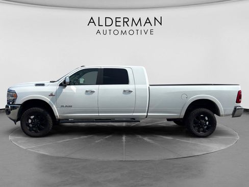 Used 2022 RAM 2500 Laramie AWD/4WD image 2