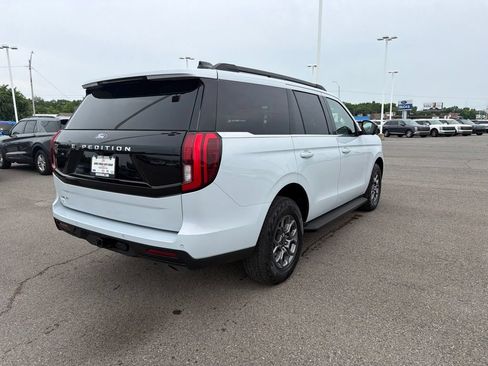 Used 2025 Ford Expedition Active AWD/4WD image 3