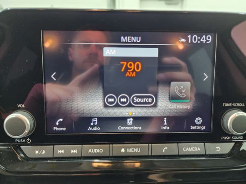 Used 2025 Nissan Pathfinder SV image 45