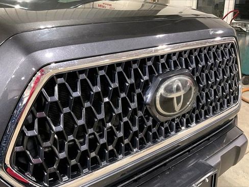 Used 2019 Toyota Tacoma TRD Off-Road image 29