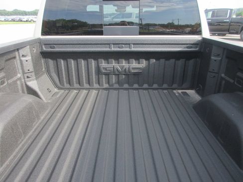 New 2026 GMC Sierra 1500 AT4 w/ AT4 Premium Package AWD/4WD image 6