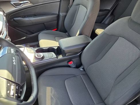 New 2026 Kia Sportage LX FWD image 18