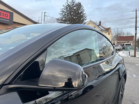 Used 2024 Tesla Model Y Long Range image 16