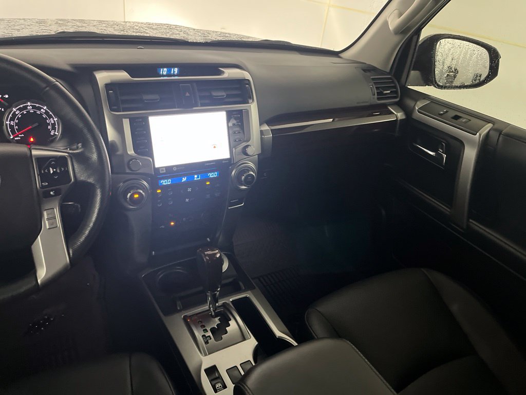 Used 2024 Toyota 4Runner Limited AWD/4WD image 32