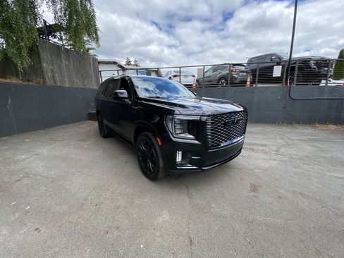 Used 2024 GMC Yukon Denali w/ Denali Reserve Package AWD/4WD image 8