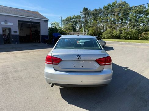 Used 2013 Volkswagen Passat 2.5 S FWD image 4