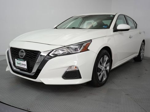 Used 2021 Nissan Altima 2.5 S w/ Driver Assist Package image 3