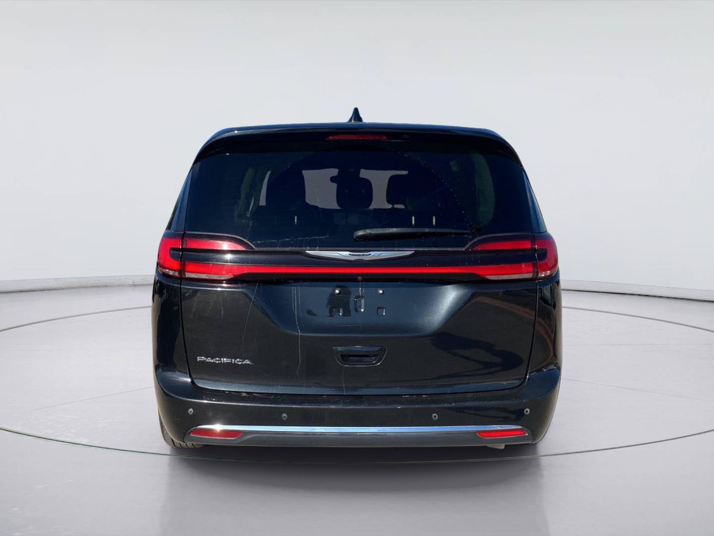 Used 2023 Chrysler Pacifica Touring-L FWD image 5
