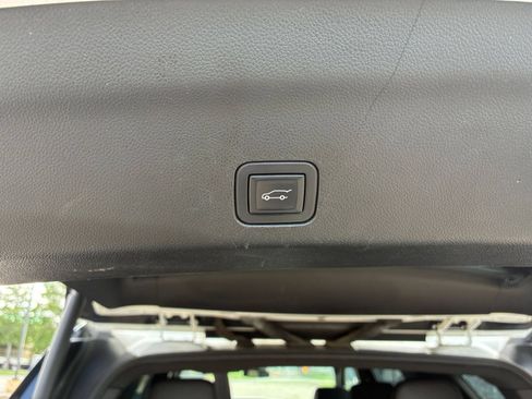 Used 2023 GMC Yukon Denali AWD/4WD image 20
