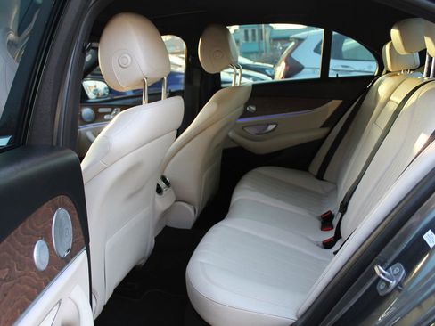 Used 2017 Mercedes-Benz E 300 image 12