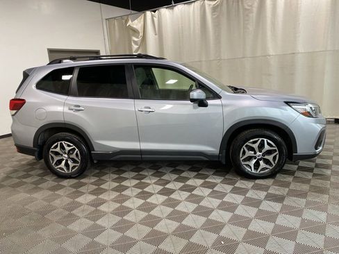 Used 2021 Subaru Forester Premium image 8