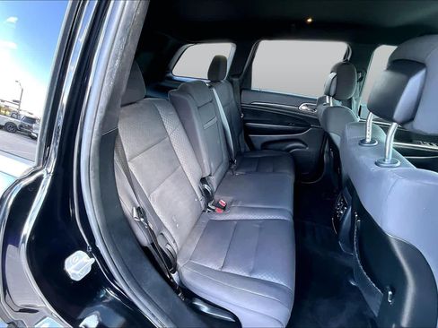 Used 2018 Jeep Grand Cherokee Laredo RWD image 20