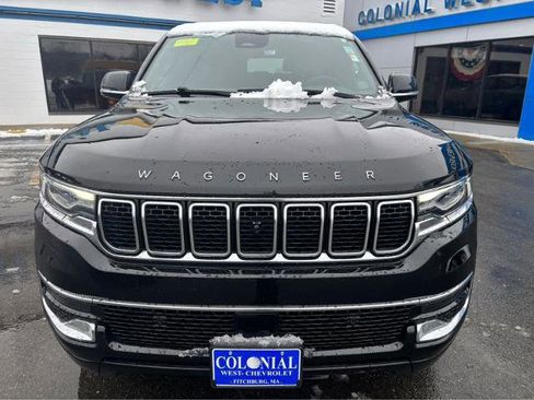 Used 2023 Jeep Wagoneer 4WD w/ Premium Group I image 16