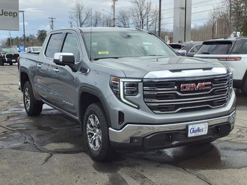 Used 2024 GMC Sierra 1500 SLT image 3