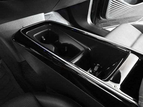 Certified 2024 Volkswagen ID.4 S RWD image 33
