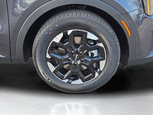 Certified 2025 Kia Sorento S w/ Panoramic Sunroof Package FWD image 6